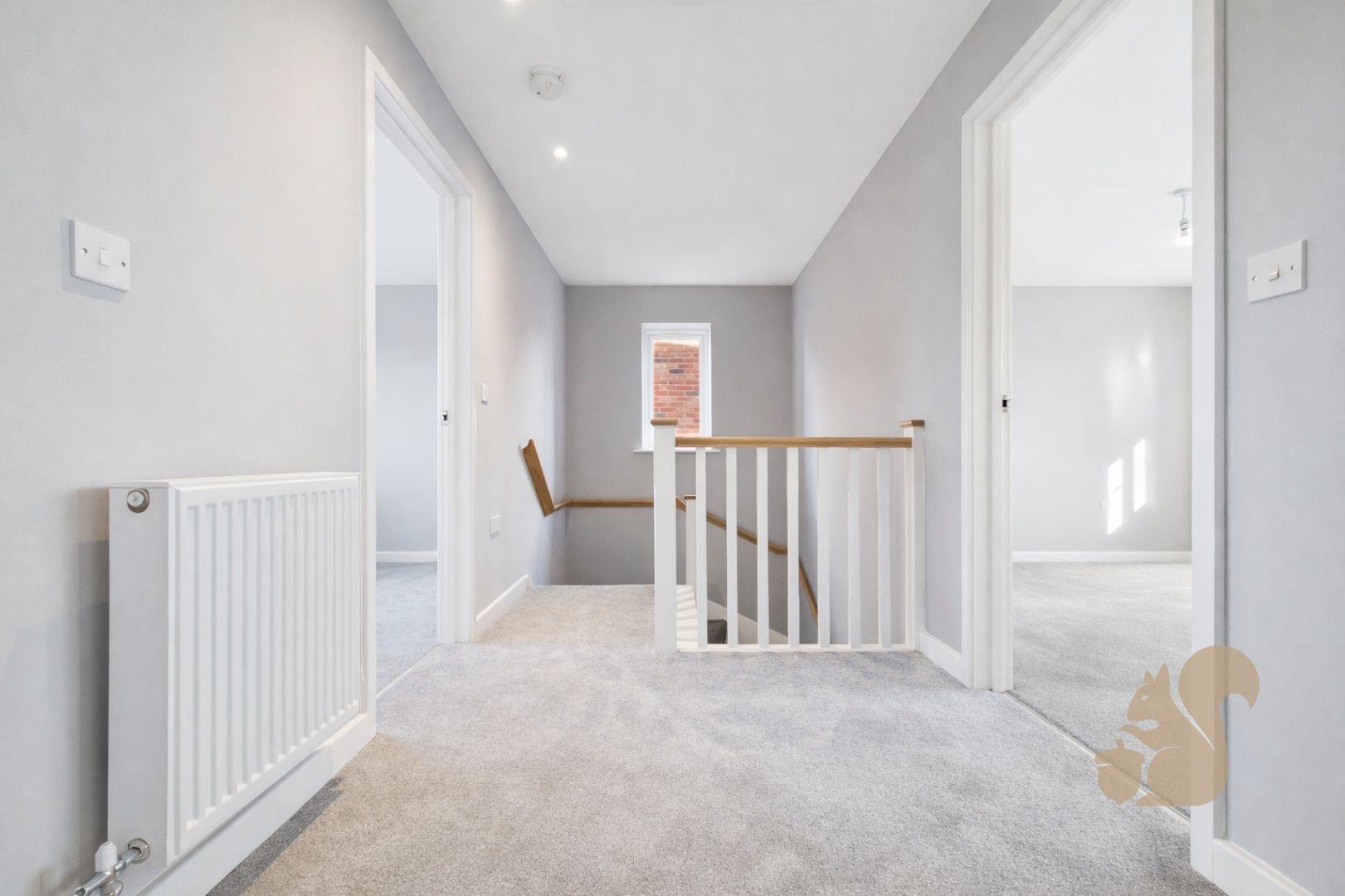 9 Field Mews - Landing .jpg